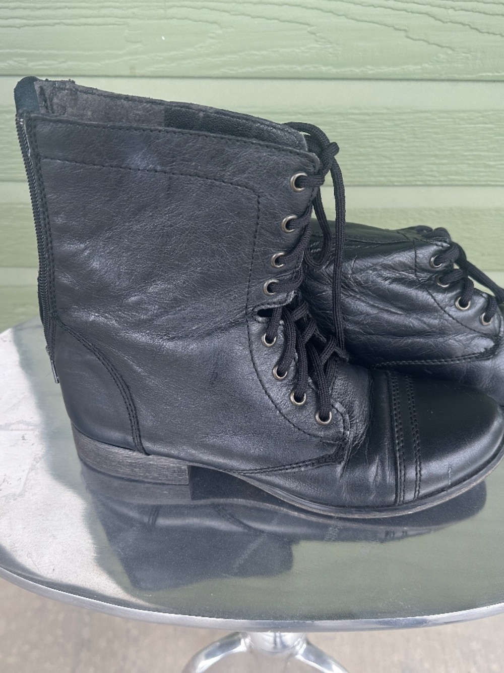 Steve Madden Black Leather Lace-Up Ankle combat Boots - Women's